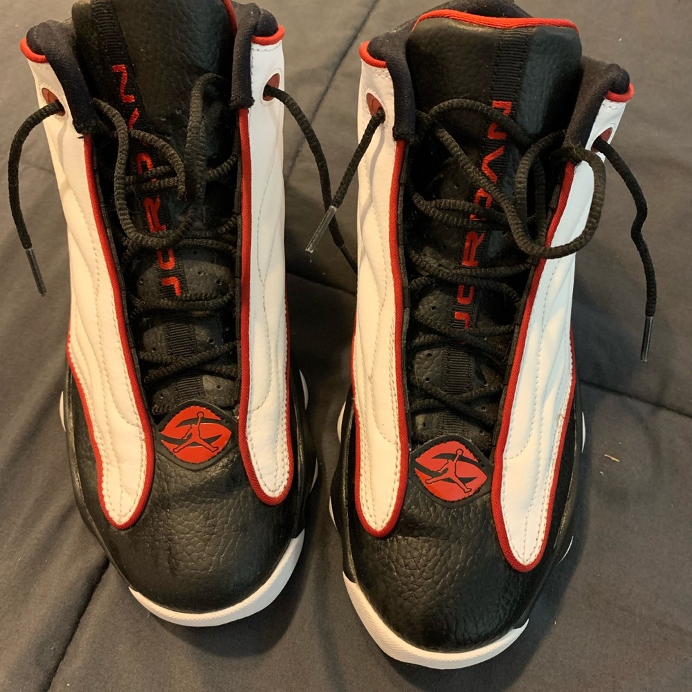 Youth JORDANS SIZE 7